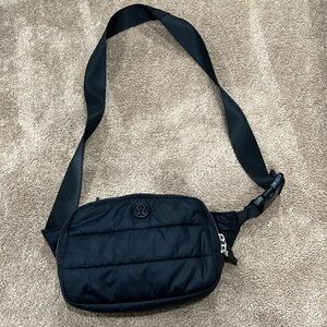 Lululemon black belt bag